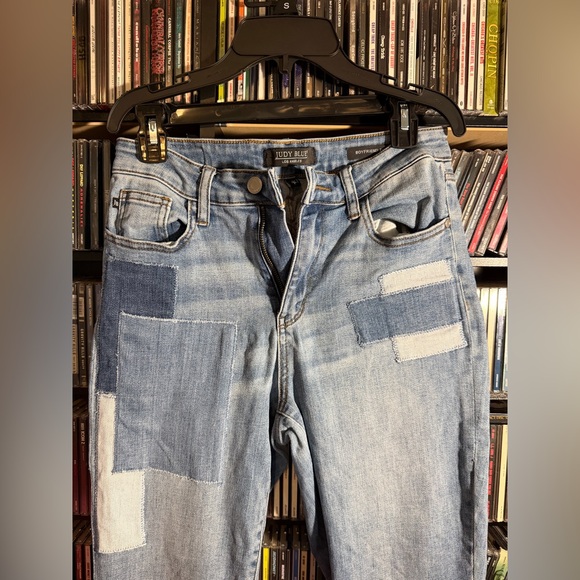 Judy Blue Boyfriend Fit Patchwork Jeans Women’s Size 5/27 Distressed Denim - Picture 2 of 7
